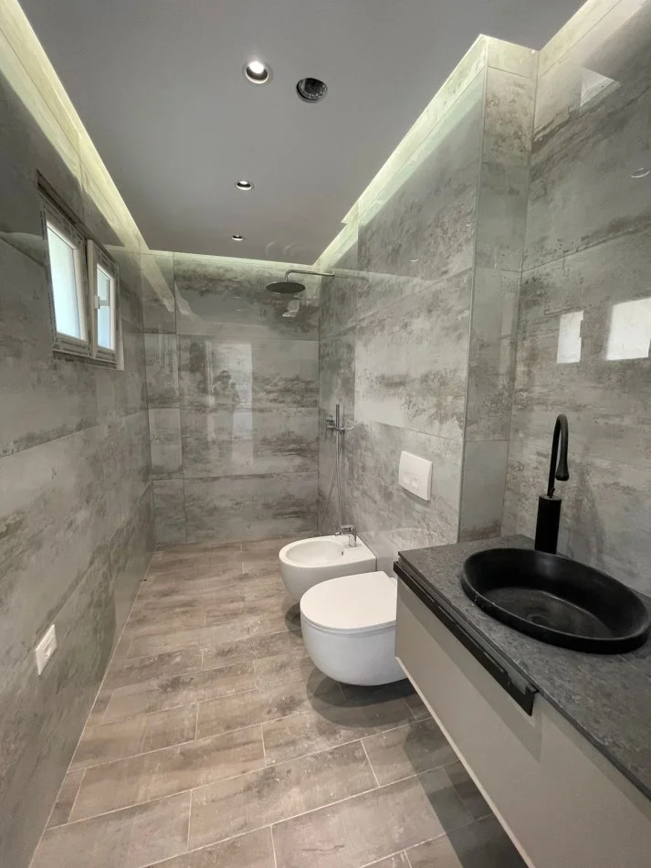 Tirane, shitet apartament 3+1+Ballkon Kati 2, 145.000 m² 203.000 € (shkolla baletit)