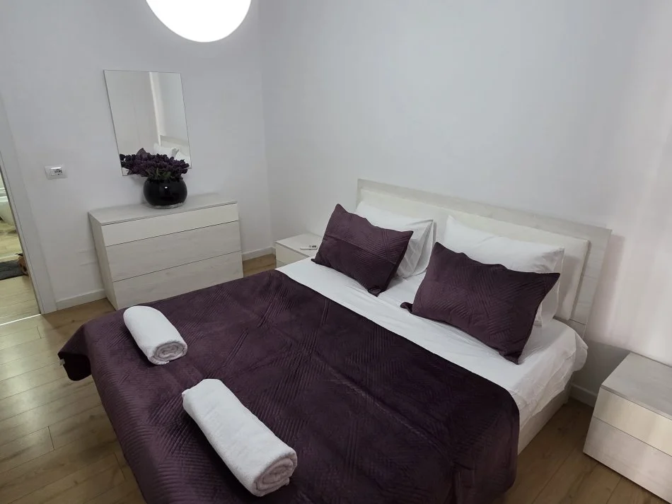 Tirane, jepet me qera apartament 2+1+Ballkon Kati 4, 96 m² 800 € (Rruga Frosina Plaku)