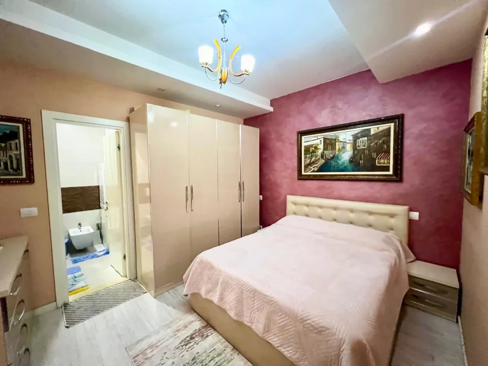 Tirane, jepet me qera apartament 1+1 Kati 1, 70 m² 500 € (Ana Market perballe Ekonomikut)