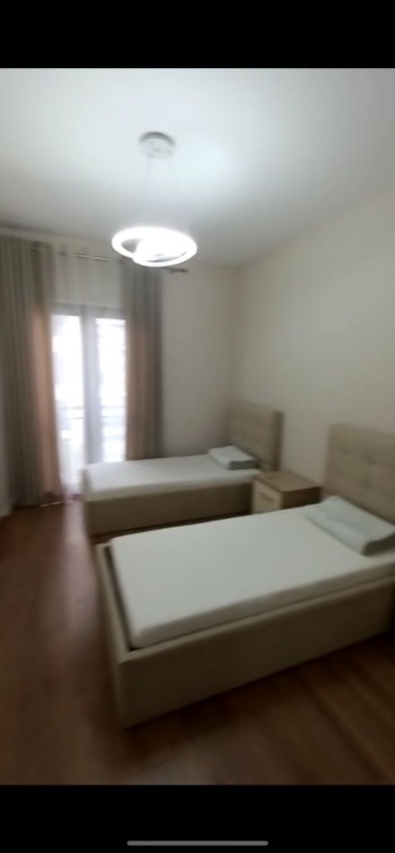 Tirane, ndarje qeraje me vajze apartament 2+1+Ballkon Kati 2, 100 m² 500 € ( Kompleksi Green City )