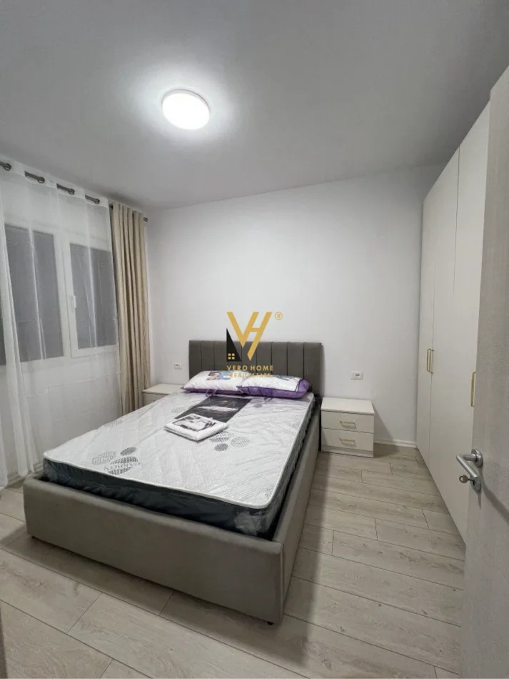 Tirane, jepet me qera apartament 2+1+Ballkon Kati 9, 110 m² 650 € (UNAZA E RE)