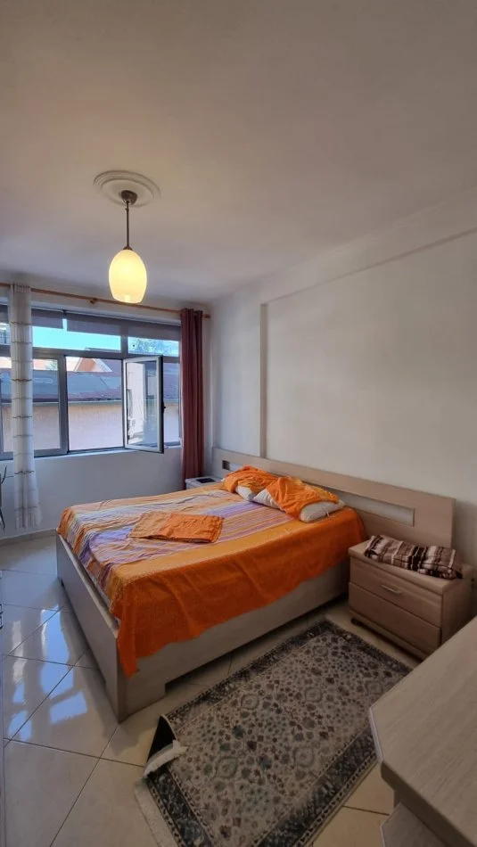 Tirane, jepet me qera apartament 2+1 Kati 2, 77 m² 600 € 