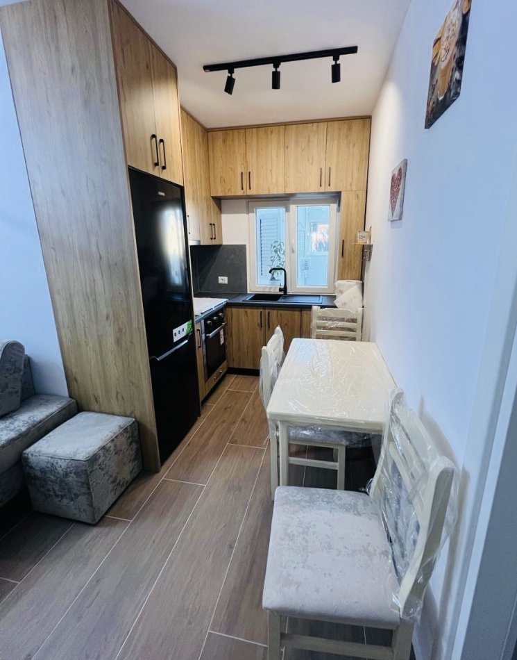 Tirane, jepet me qera apartament 1+1 Kati 3, 55 m² 500 € (Universiteti Barleti)