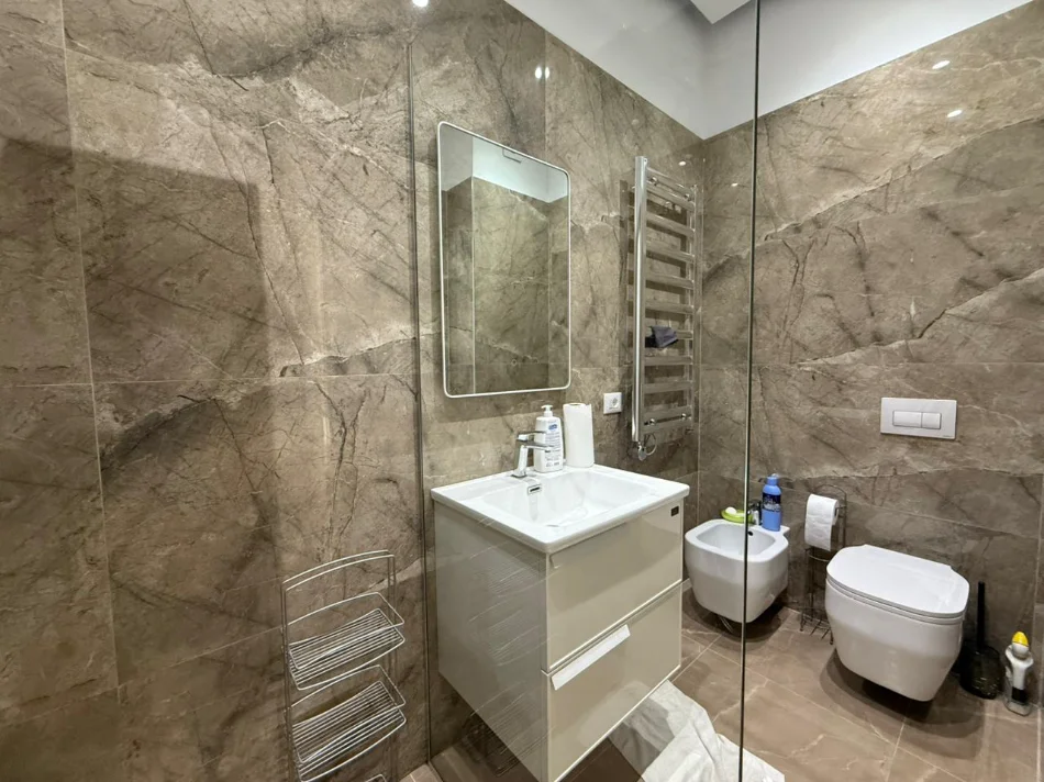 Tirane, shitet apartament 2+1 , 93 m² 260.000 € (Ish UET)