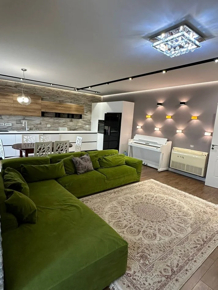 Tirane, shitet apartament 3+1+Ballkon Kati 7, 195 m² 210.000 € (Astiri)