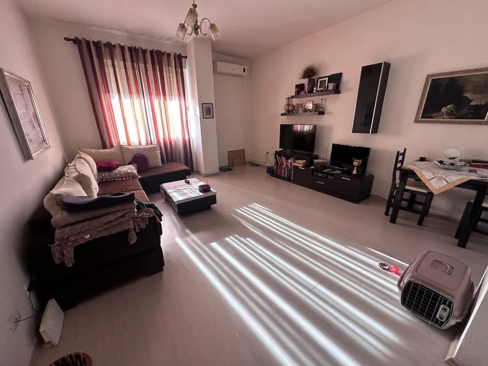 Tirane, shitet apartament 1+1 Kati 6, 88 m² 180.000 € (Pallati Pavaroti)