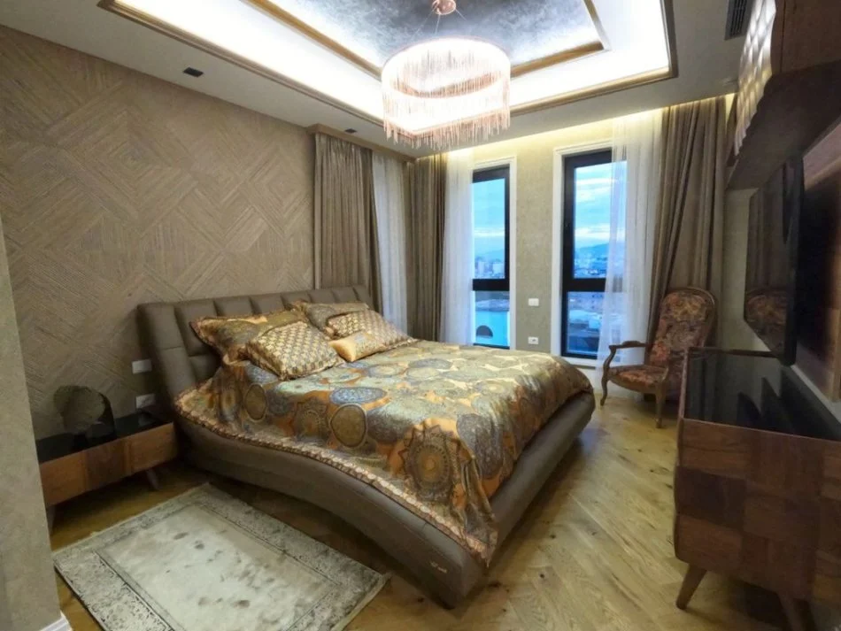 Tirane, shitet apartament+verande | Penthouse 5+1+Aneks+Ballkon Kati 1, 505 m² (SQUARE 21, rruga e Kavajes)