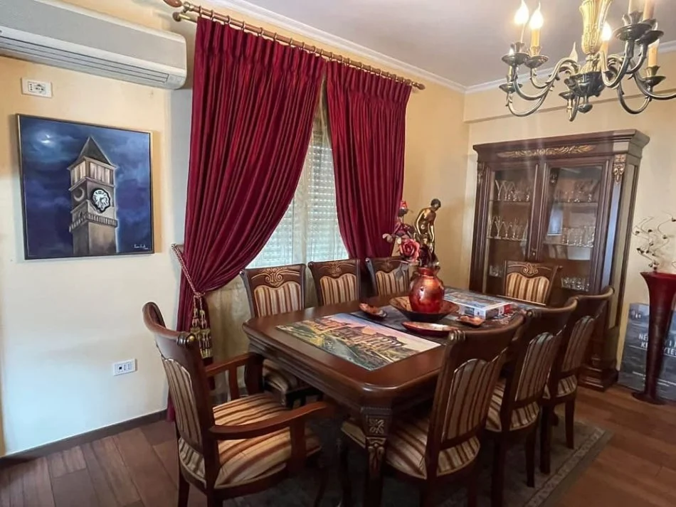 Tirane, jepet me qera apartament 3+1+Ballkon Kati 2 me ashensor,125 m² 850 € (Rruga Mine Peza)