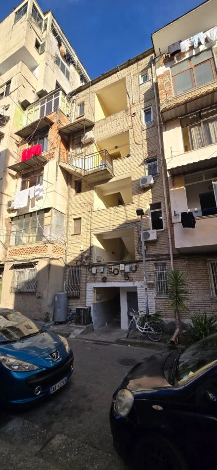 Tirane, shes apartament Kati 4, 59 m² 140.000 € (21Dhjetori-mbrapa Hotel Mondial dhe komisariatit nr.2)