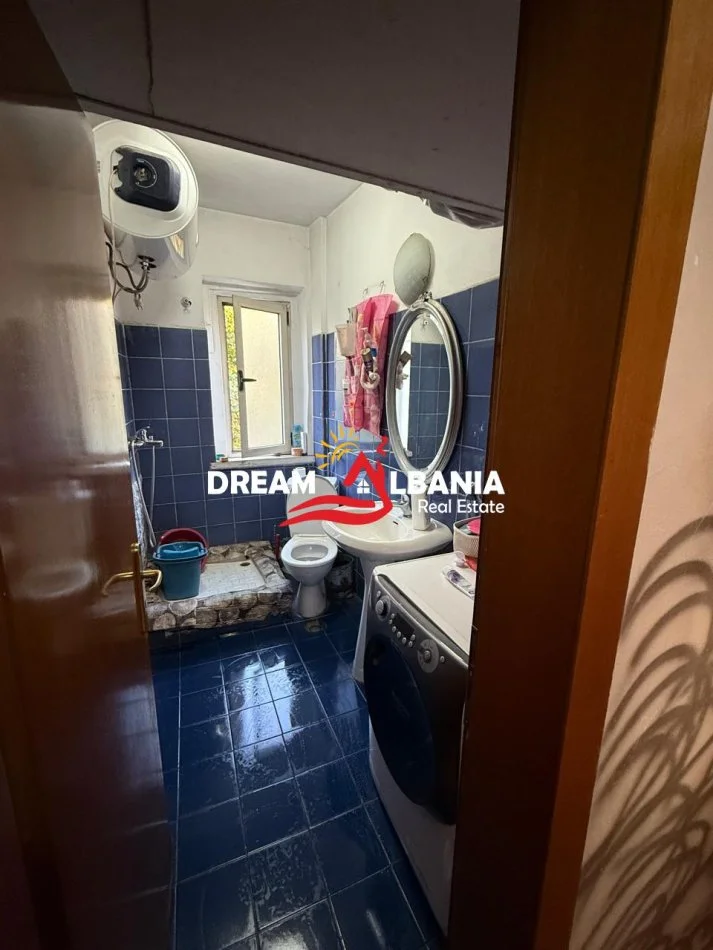 Tirane, jepet me qera apartament 2+1 Kati 5, 75 m² 550 € (prane Dispancerise)