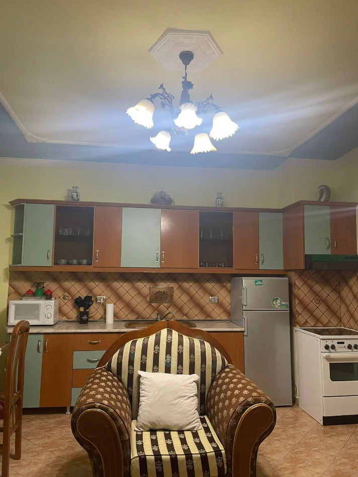 Tirane, jepet me qera apartament 1+1 Kati 5, 70 m² 500 € (Don Bosko)