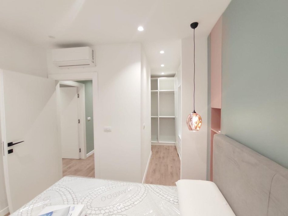 Tirane, jepet me qera apartament 2+1+Aneks+Ballkon Kati 1, 80 m² 750 € (Rruga Peti)