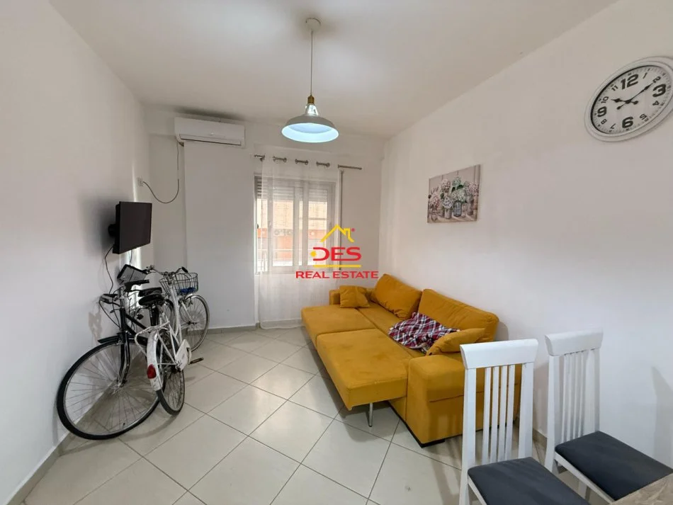Vlore, shitet apartament 2+1+Ballkon Kati 2, 72 m² (Rruga Dhimitër Konomi)