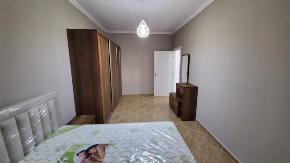 Tirane, shes apartament 2+1+Ballkon, Kati 8, 102 m2 120,000 € (Yzberisht)