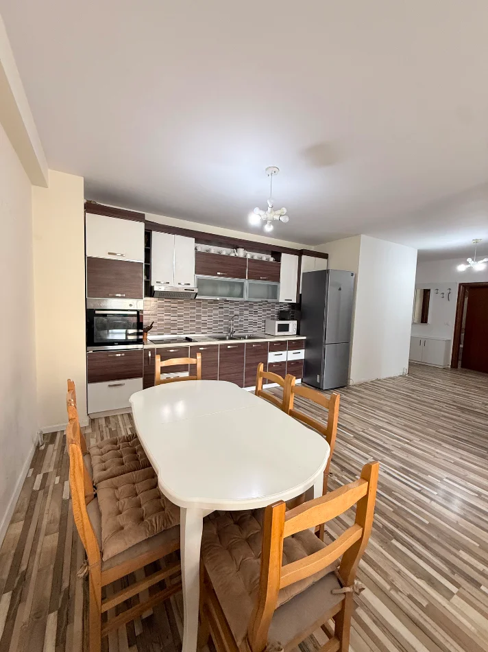 Tirane, shitet apartament 2+1 Kati 3, 110 m² 265.000 € (Komuna parisit)