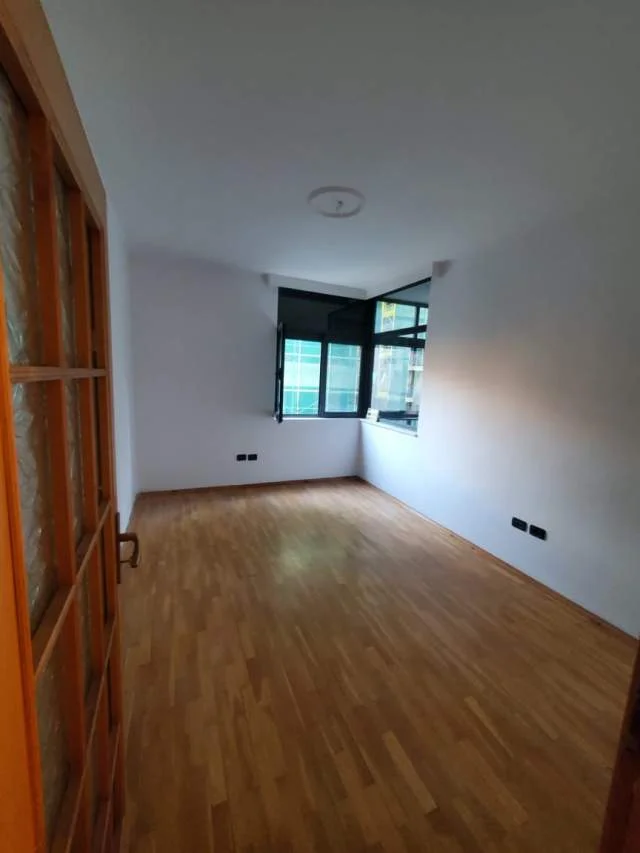 Tirane, shes apartament 3+1+BLK Kati 5, 146 m² 265.000 Euro (Rruga Dervish Hima)