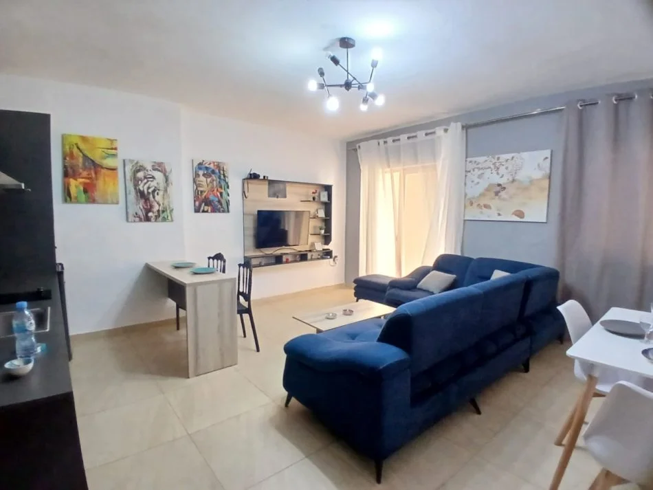 Tirane, jepet me qera apartament 1+1+Ballkon Kati 2, 74 m² 650 € 