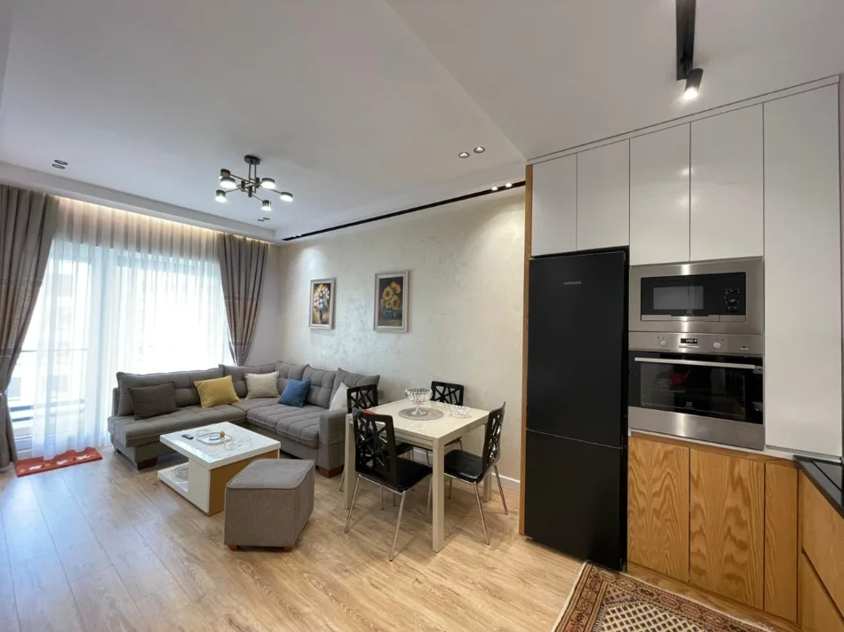 Tirane, jepet me qera apartament 1+1 Kati 9, 70 m² 650 € (Kompleksi Kontakt)
