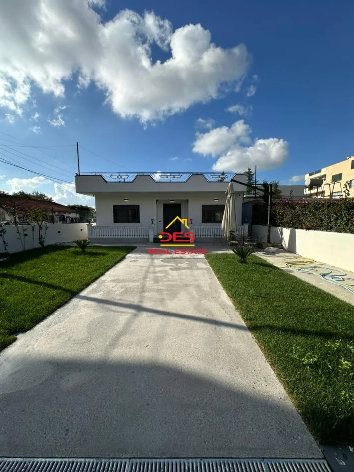 Vlore, shitet shtepi 3+1+Ballkon Kati 0, 121 m² 210.000 € (Rruga Dervish Hekali)