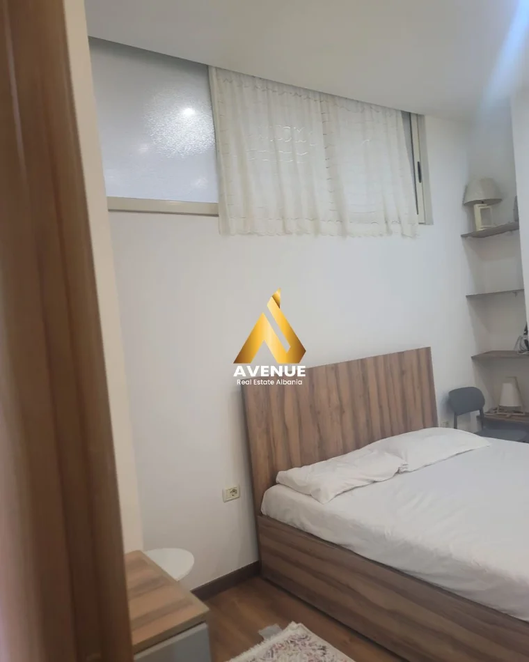Tirane, jepet me qera apartament 1+1 Kati 1, 62 m² 600 € (Sheshi skenderbe)