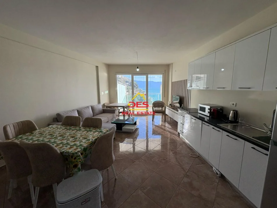 Vlore, jepet me qera apartament 1+1+Ballkon Kati 3, 75 m² 600 € (Rruga Aleksandër Moisiu)