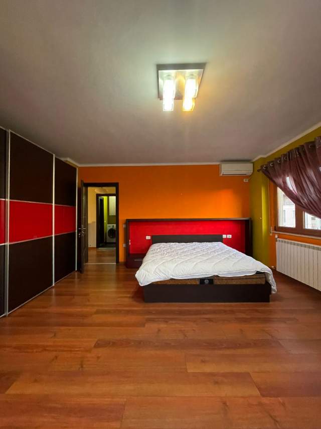 Tirane, jepet me qera apartament duplex 2+1+A+BLK Kati 3, 600