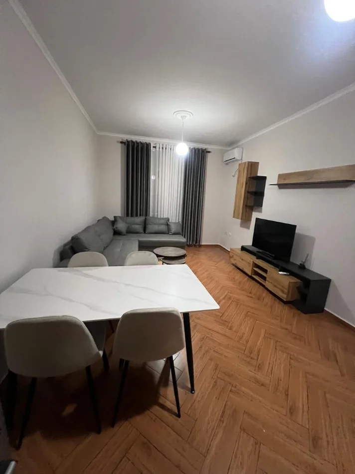 jepet me qera 1+1 Kati 6, 68 m² 450 €