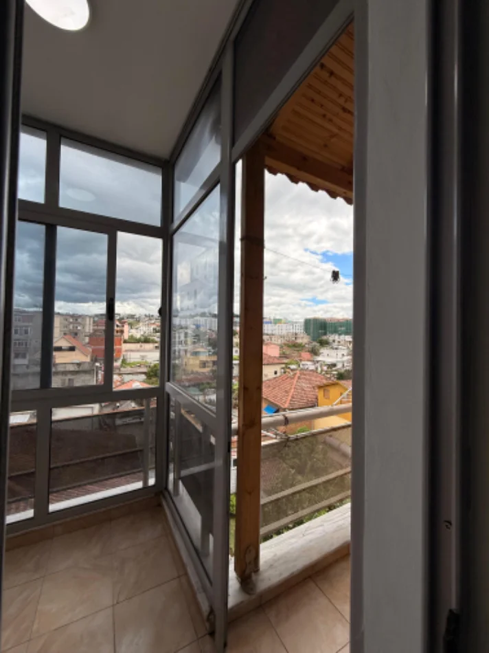 Tirane, shitet apartament 1+1 Kati 5, 64 m² 135.000 € (Rrruga Ali Demi)