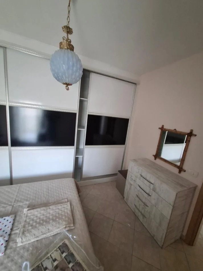 Tirane, jepet me qera apartament 2+1 Kati 4, 90 m² 650 € (Zogu Zi)