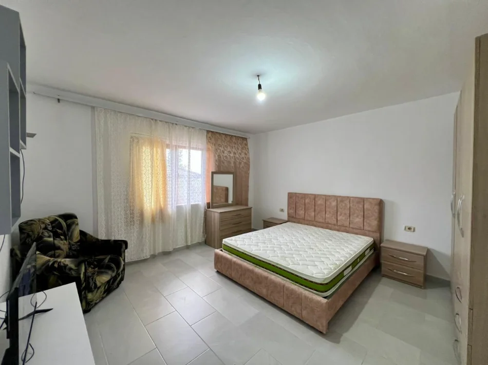 Tirane, jepet me qera garsonier 1+1 Kati 1, 36 m² 250 € (Rruga Mihal Grameno)