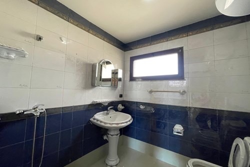 jepet me qera apartament 3+1+Ballkon , 150 m² 550 € (Rruga Budi)