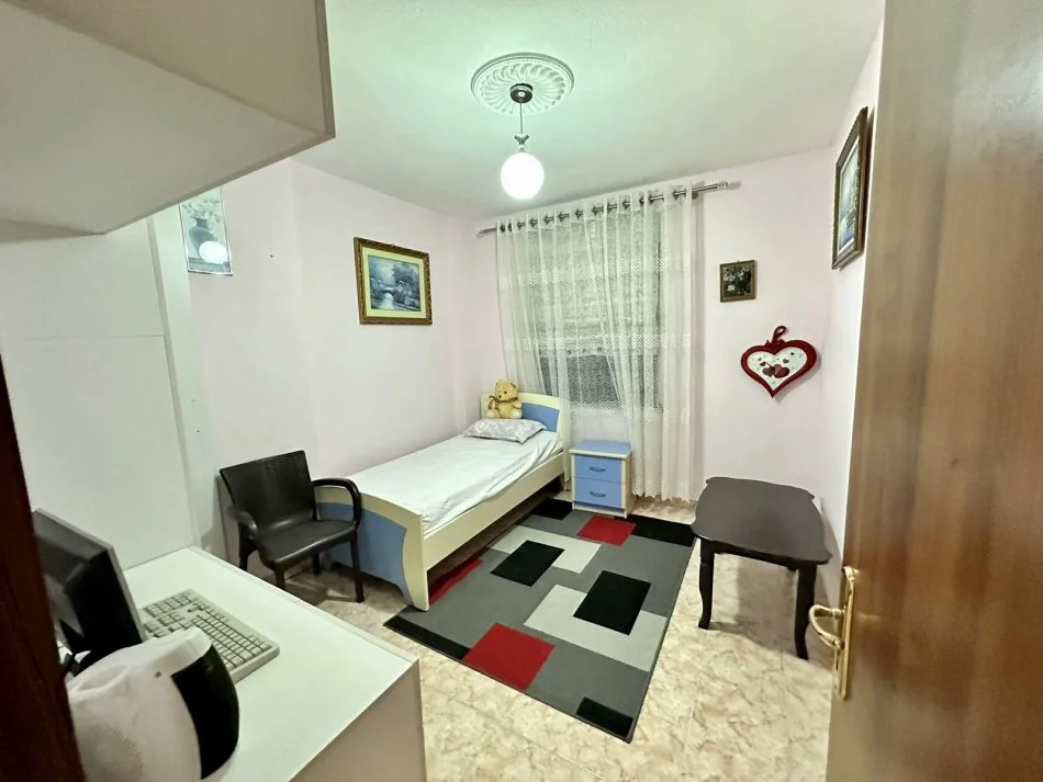 Tirane, jepet me qera apartament 2+1+Aneks+Ballkon Kati 9, 125 m² 550 € (Bulevardi Bajram Curri)