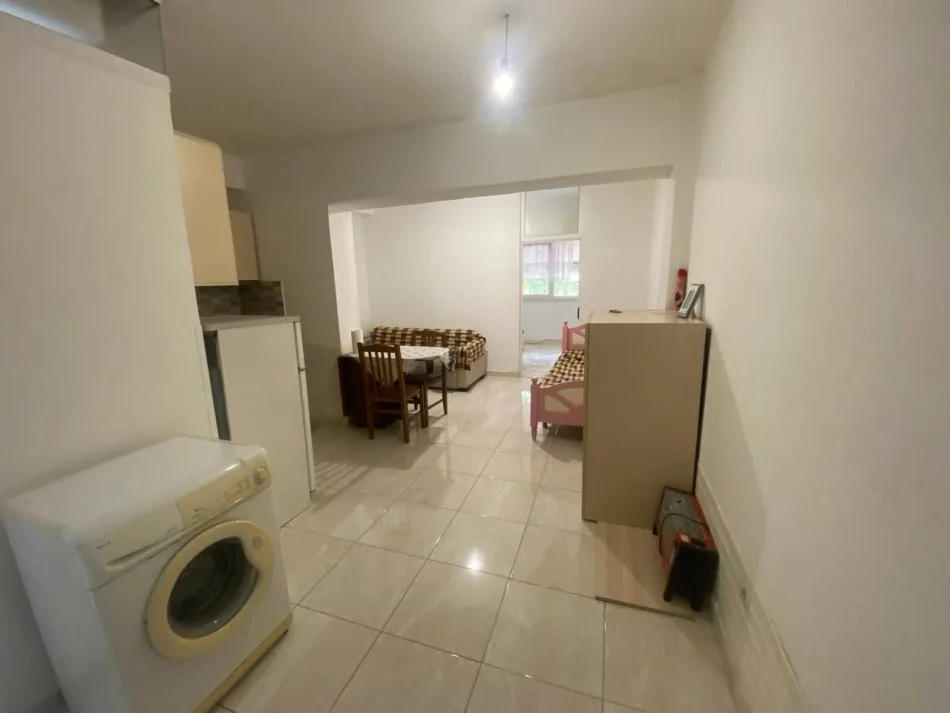 Tirane, shitet garsonier 1+1 Kati 2, 48 m² 91.200 € (Rruga dritan hoxha)