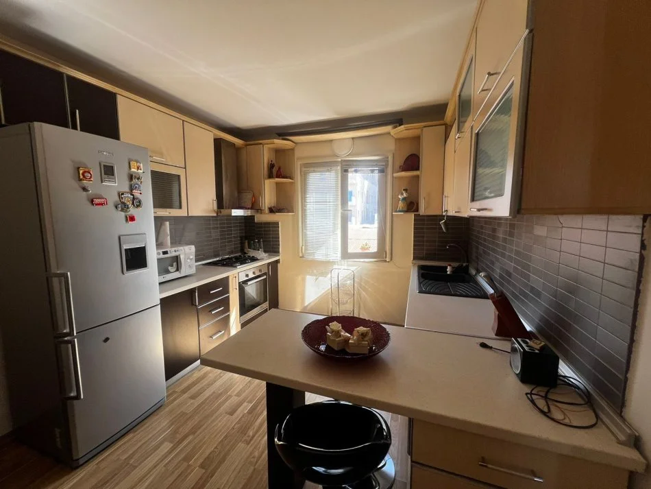 Qera, Duplex 2+1, Laprakë. Disponojmë Duplex 2+1, për Qera.