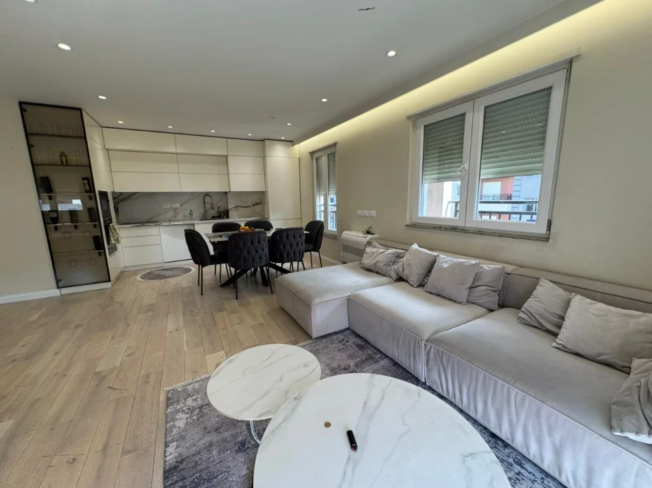 Tirane, shitet apartament 1+1+Ballkon Kati 6, 105 m² 170.000 € (SOKRAT MIHO)