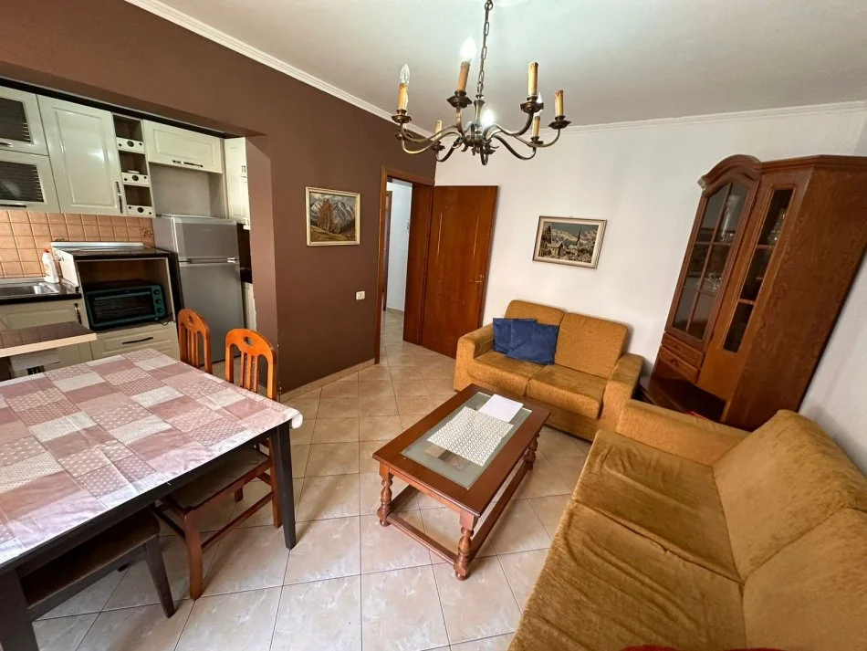 Tirane, jepet me qera apartament 2+1 Kati 3, 75 m² 450 € (Bukevardi zhan dark)