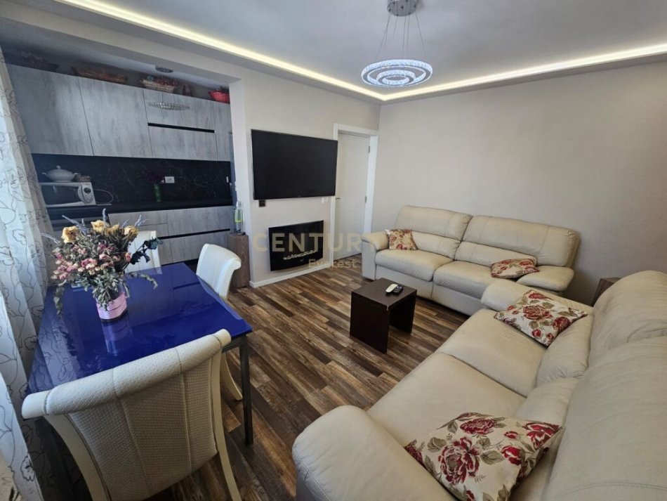 Tirane, shitet apartament 2+1 Kati 5, 65 m² 130.000 € (Rruga e durresit)