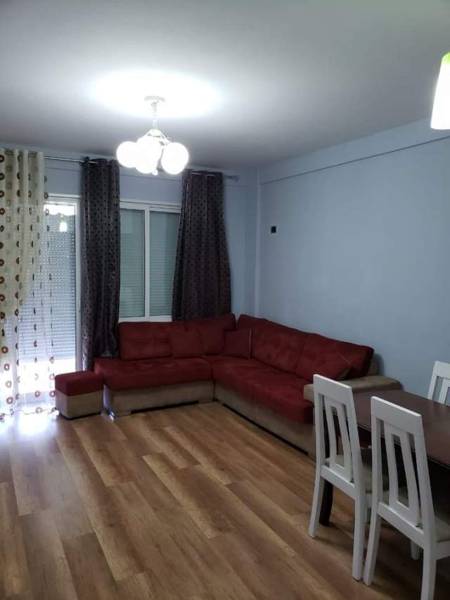 Tirane, jepet me qera apartament 1+1+BLK Kati 3, 80 m² 35.000 Leke (prane restorant Fresku)