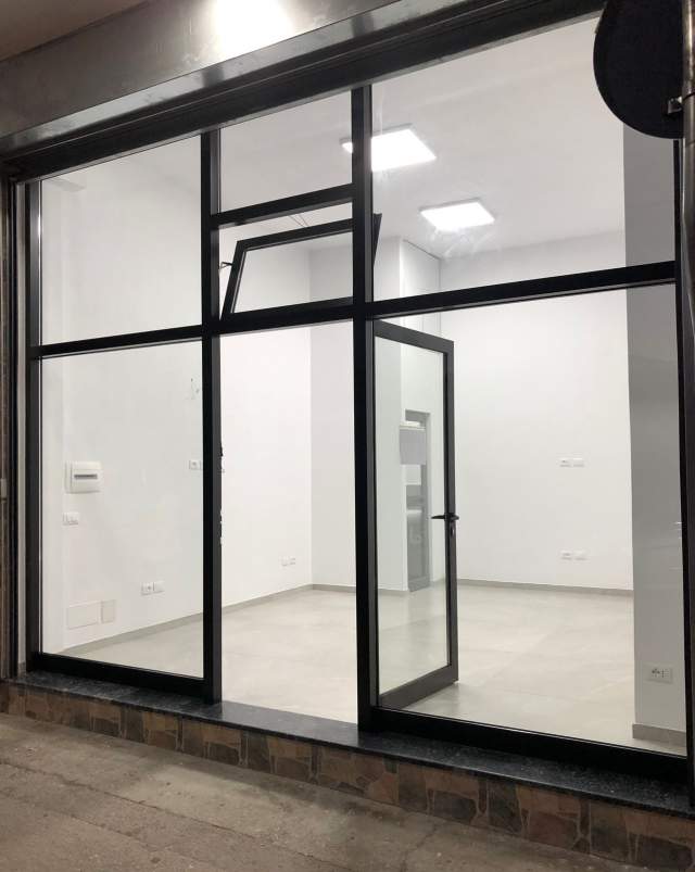 Tirane, jepet me qera ambjent biznesi Kati 0, 21 m² 55.000 Leke (rruga 4 deshmoret)