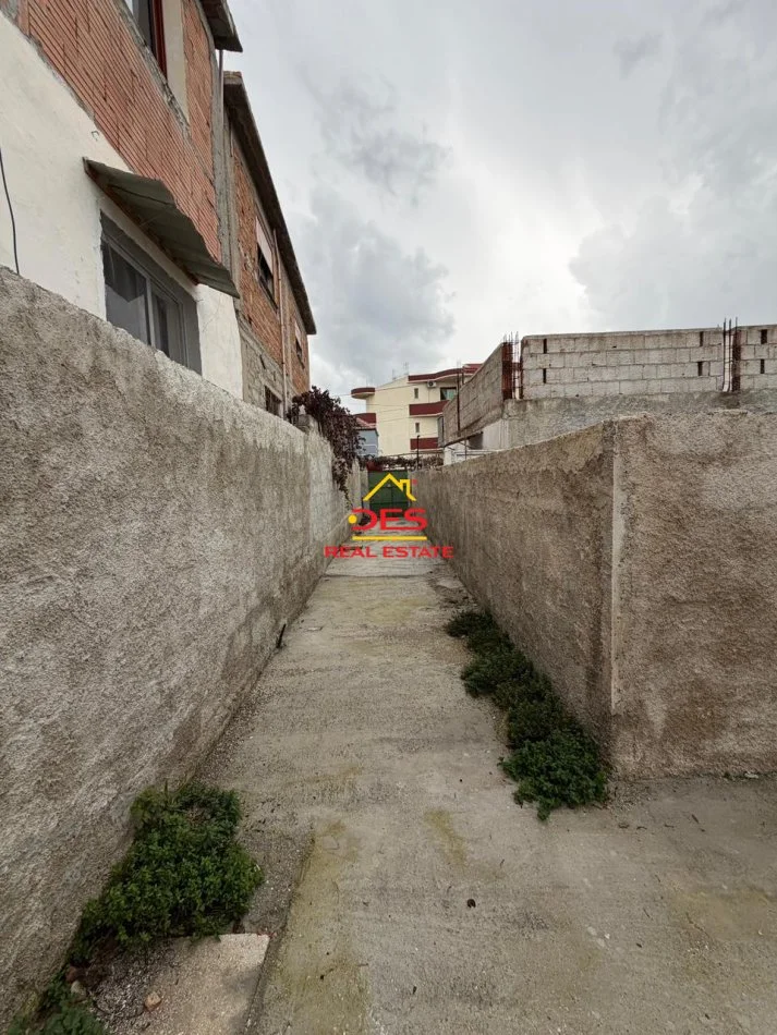 Vlore, shitet shtepi 1+1+Ballkon Kati 0, 56 m² 115.000 € (Rruga mis Durhan)