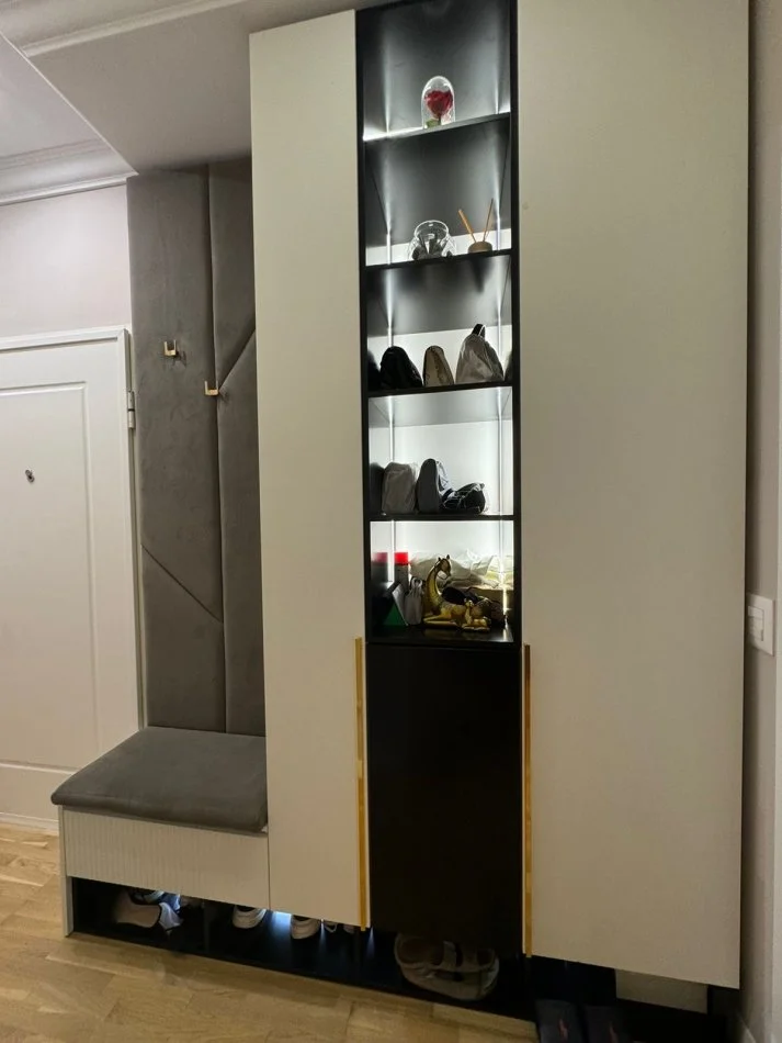 Tirane, shes SHITET MOBILJE PER KORIDORIN 500 €