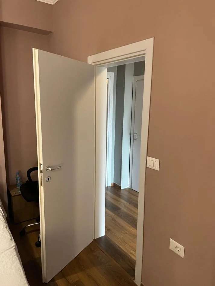 Tirane, shitet Vile 3 Katshe Kati 0, 200 m² 450.000 € (Prane Shkolles se Baletit)