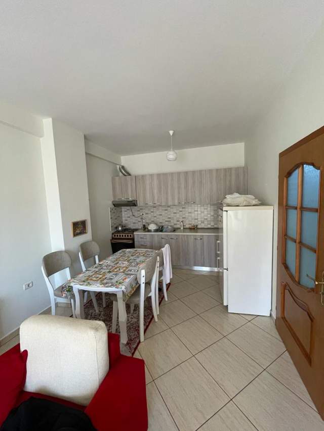 Tirane, jepet me qera apartament 2+1 Kati 2, 100 m² 450 Euro (Don Bosko)