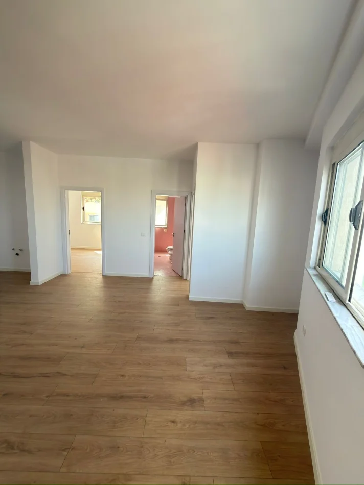 Tirane, shitet apartament 2+1+Ballkon Kati 2, 92 m² 175.000 € 