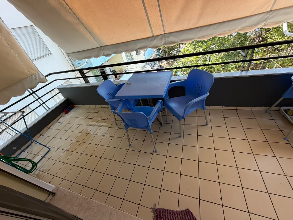 Tirane, jepet me qera apartament 2+1+Ballkon Kati 3, 95 m² 500 € (Apartament 2+1 Per Qera Prane Casa Italia Plotesisht I Mobiluar)