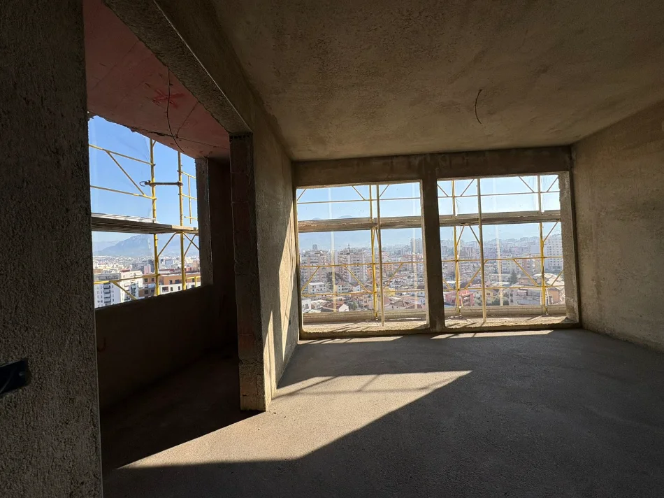 Tirane, shitet apartament 2+1 Kati 13, 95 m² 173.500 € (zogu i zi)