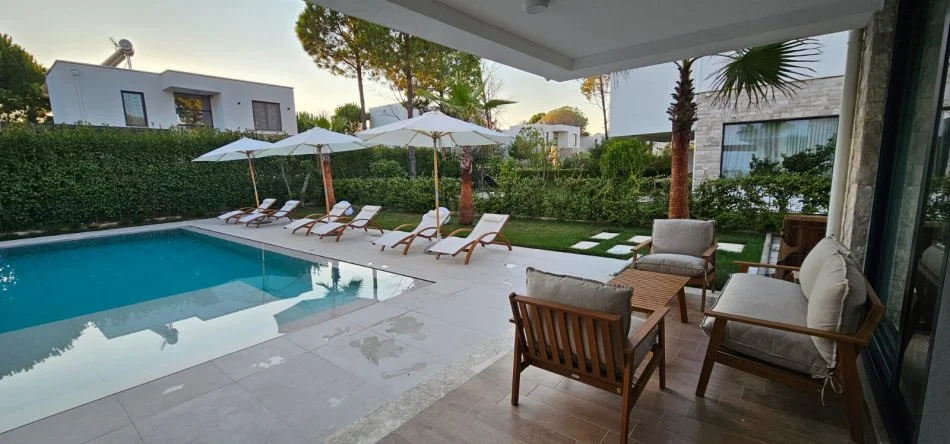 Durres, shes 2 Katshe Kati 2, 178 m² 960.000 € (San Pietro,Gjiri i Lalezit)