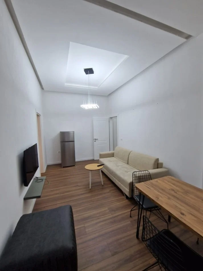 Tirane, shitet apartament 1+1 Kati 3, 84 m² 85.000 € 
