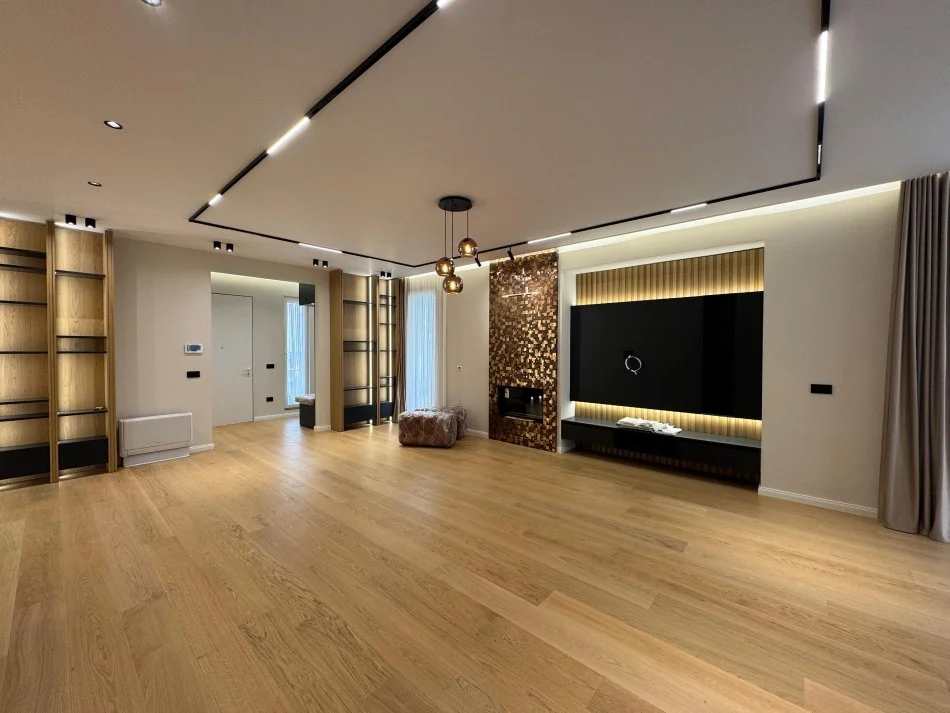 Tirane, jepet me qera Vile 3+1+Ballkon Kati 3, 300 m² 3.500 € (TEG)