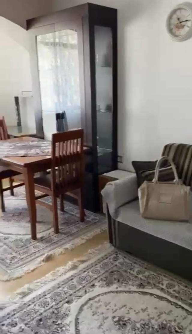 Tirane, jepet me qera apartament 3+1 Kati 2, 90 m² 350 Euro (Sheshi Shtraus)
